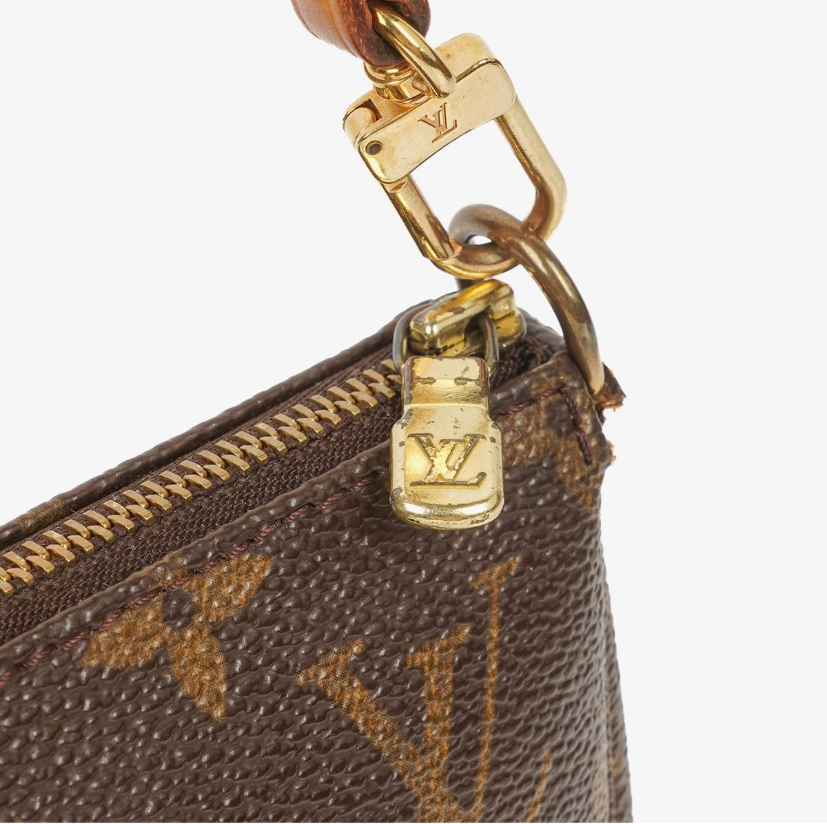 LOUIS VUITTON POCHETTE MONOGRAM