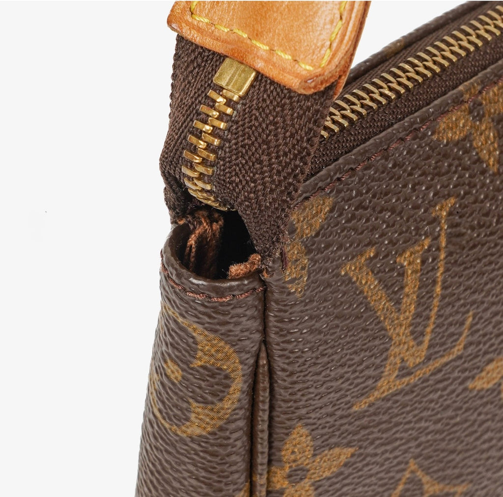 LOUIS VUITTON POCHETTE MONOGRAM