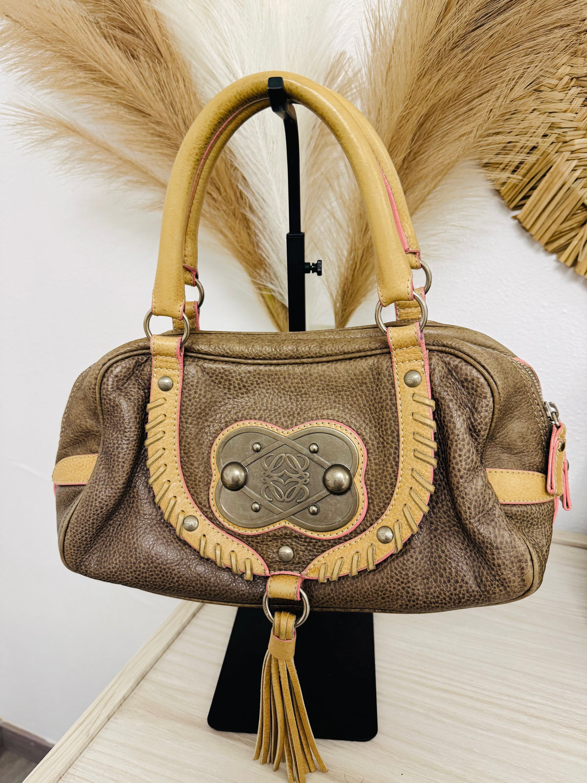 LOEWE Bowling en Piel Granulada con Placa Anagram