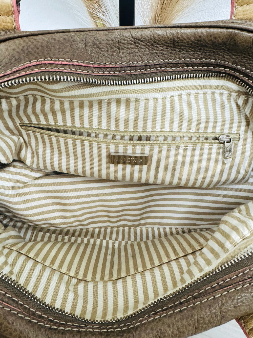 LOEWE Bowling en Piel Granulada con Placa Anagram