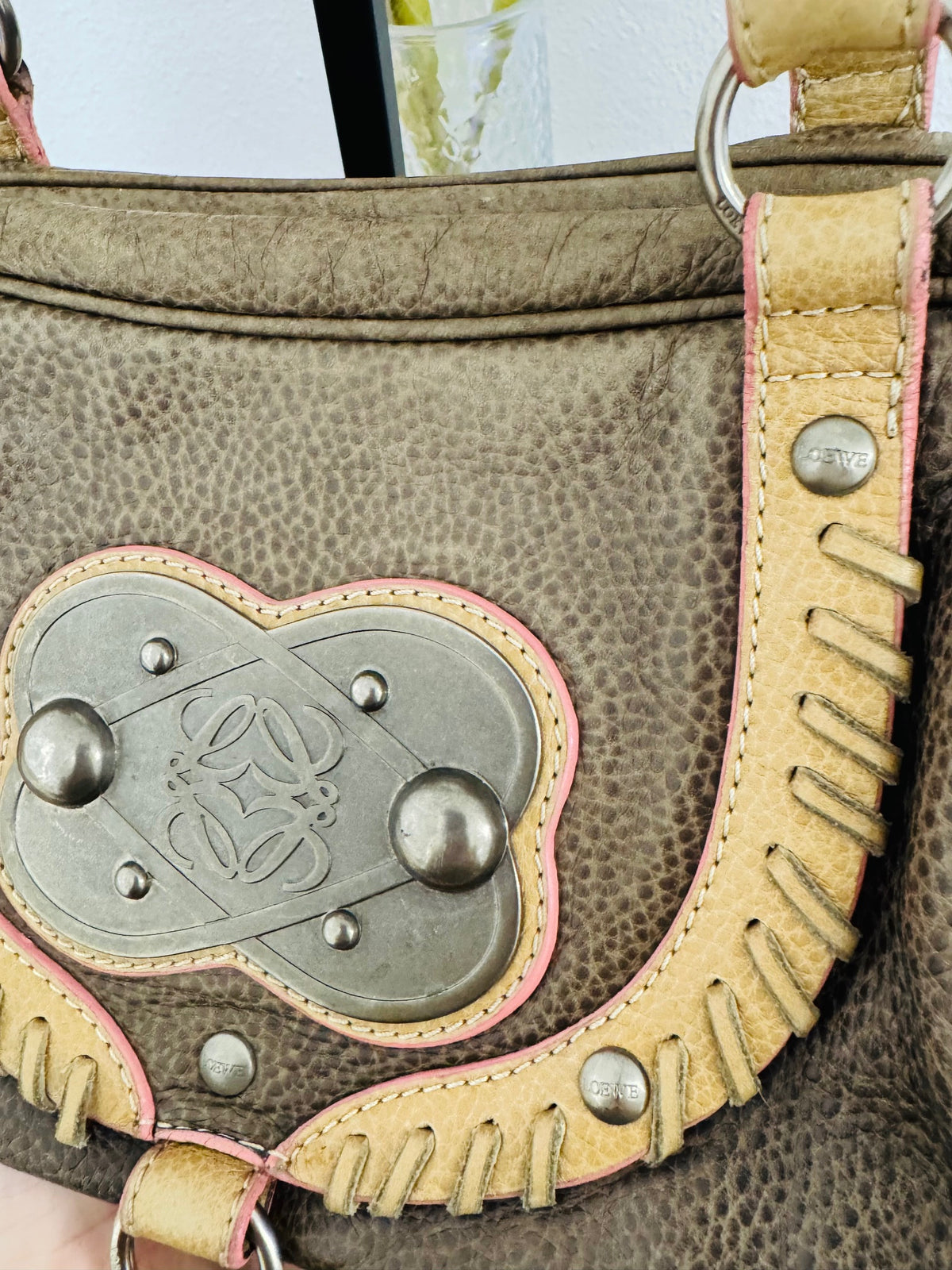 LOEWE Bowling en Piel Granulada con Placa Anagram
