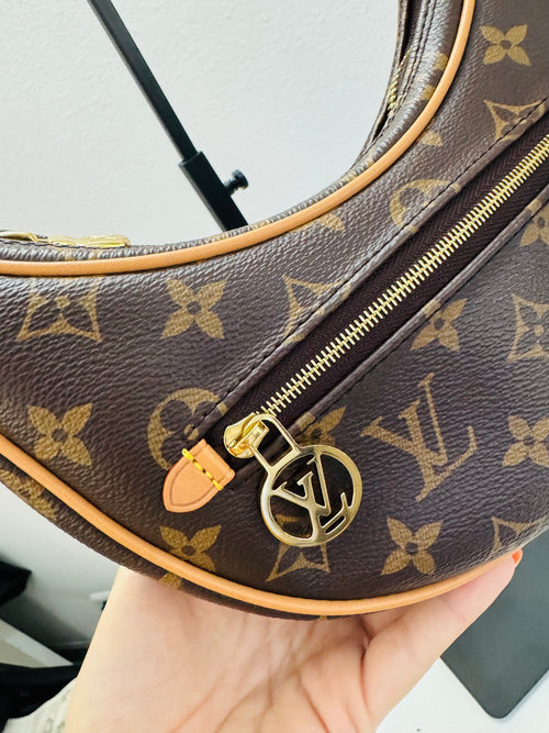 LOUIS VUITTON LOOP EN LONA MONOGRAM