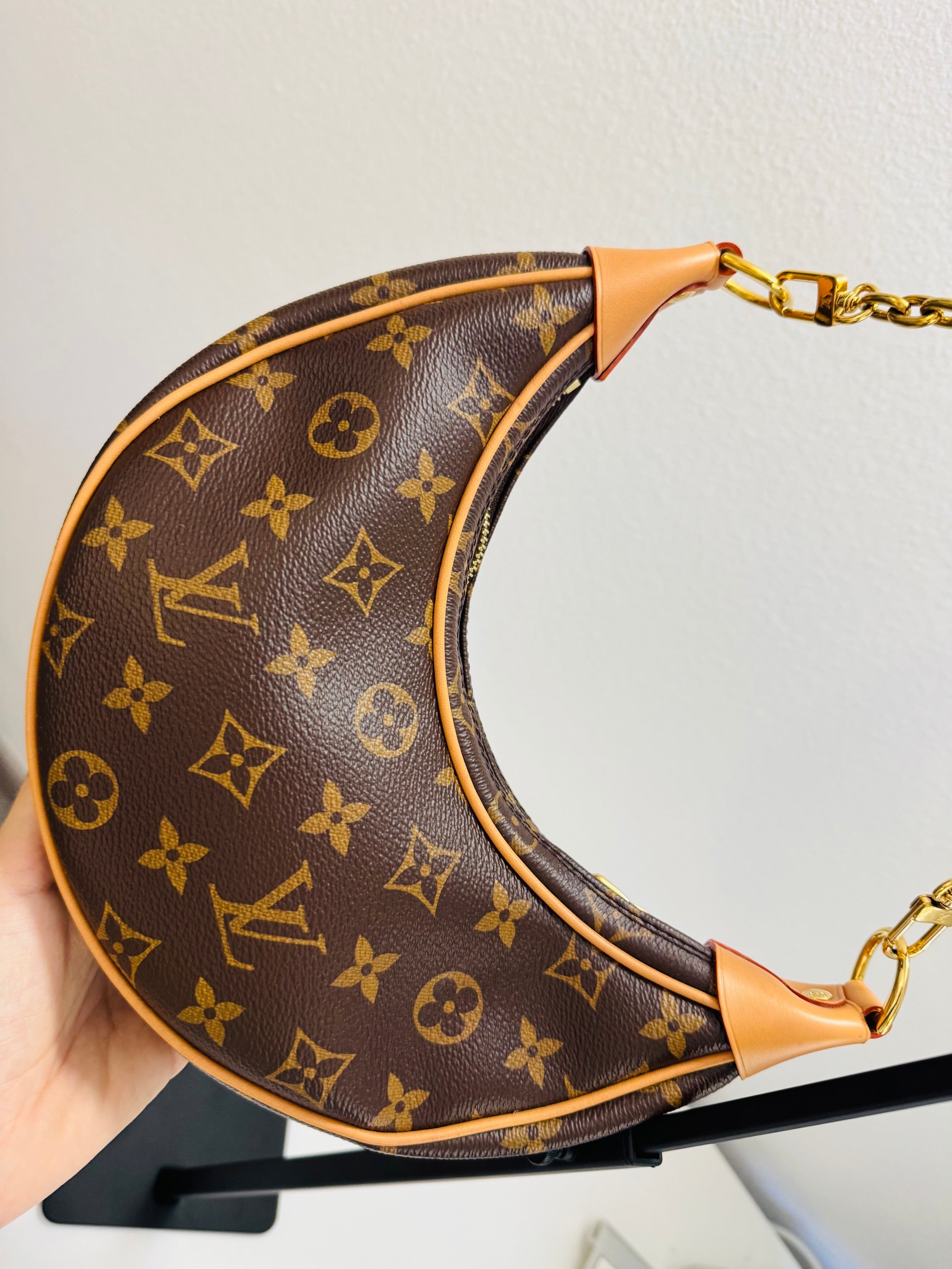 LOUIS VUITTON LOOP EN LONA MONOGRAM