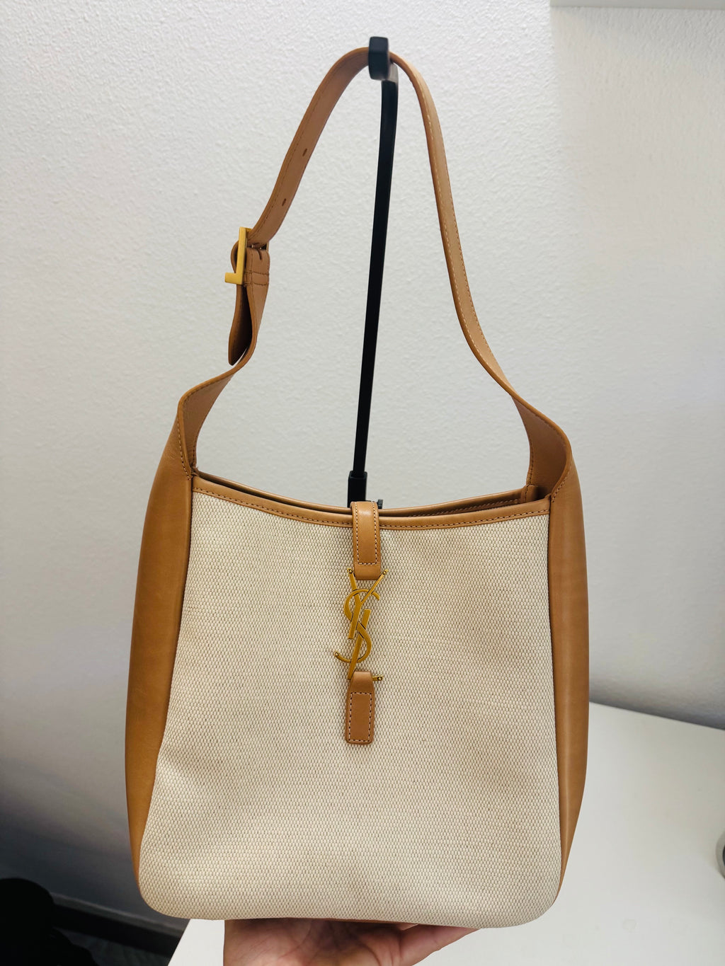 SAINT LAURENT Le 5 à 7